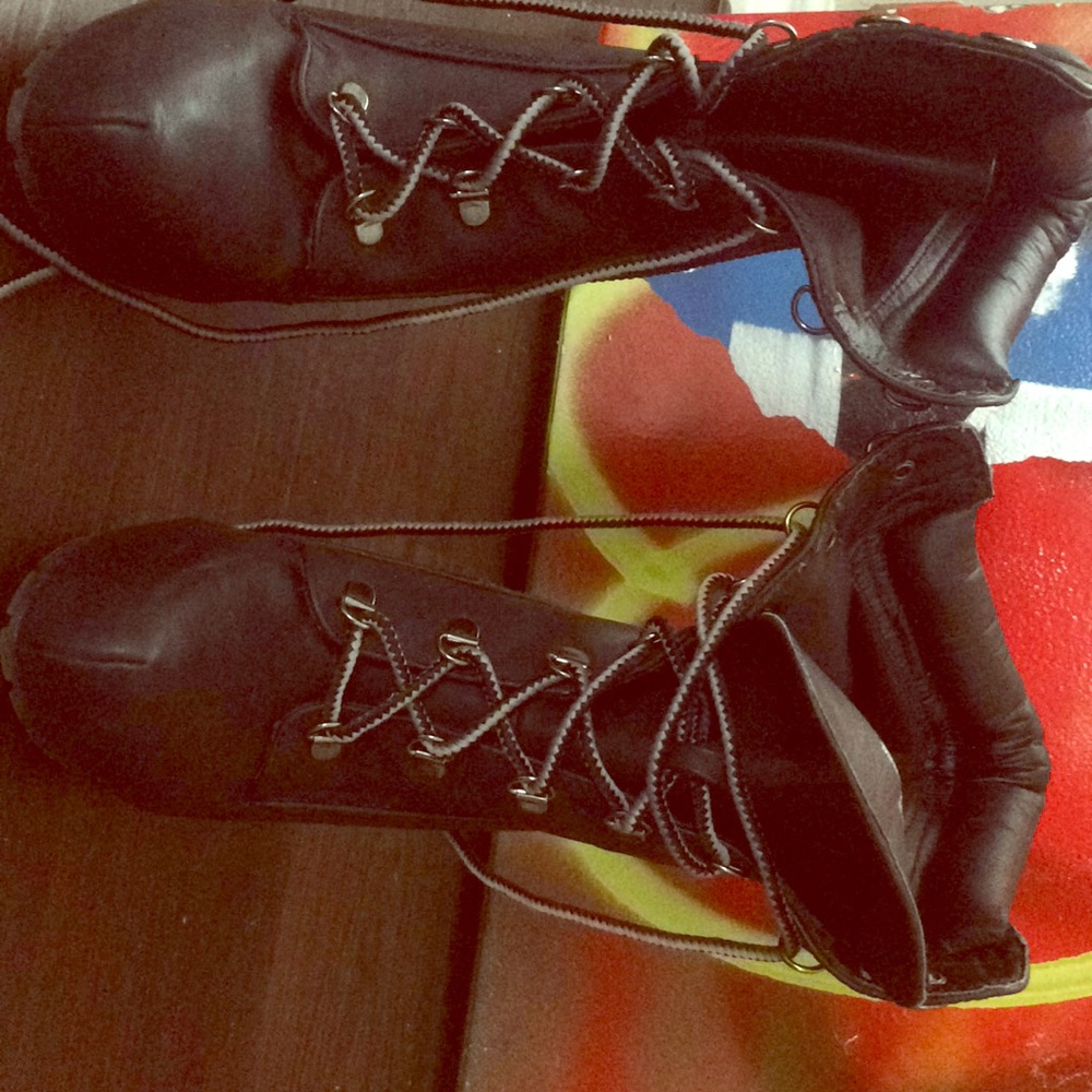 Black Timberlain heels size 8